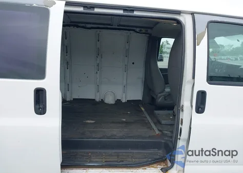 2010 Chevrolet Express 1500 Work Van из США, поврежденный, VIN 1GCUGADX3A1107386